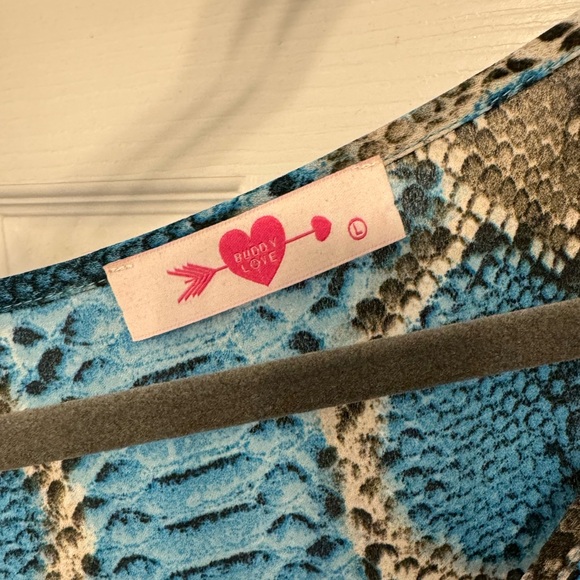 Buddy Love brand snakeskin print top size large - Picture 2 of 4